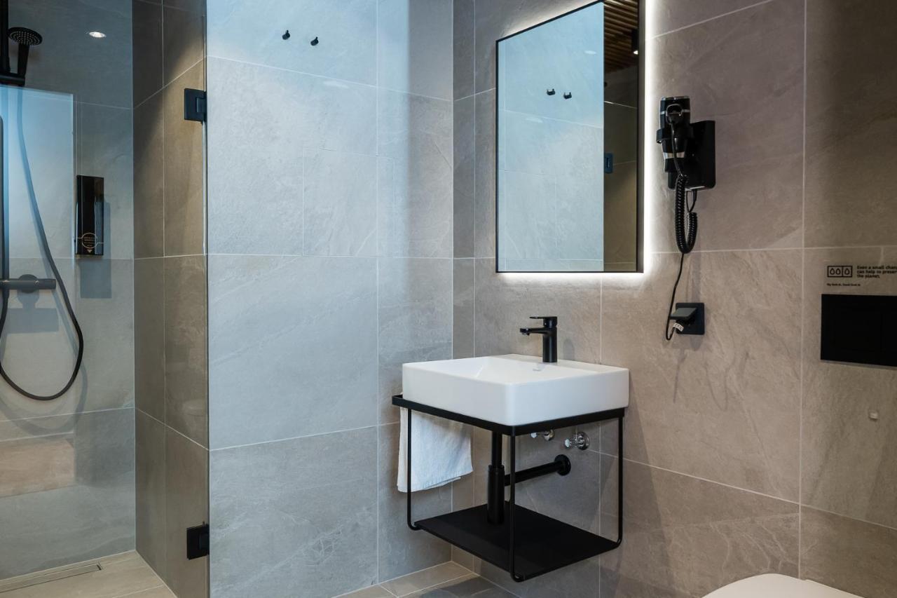 N48 Boutique Hotel Tallinn Exteriör bild